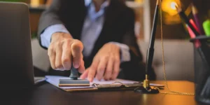 Firma de Contrato Notarial. En Notaria 104 de Playa del Carmen